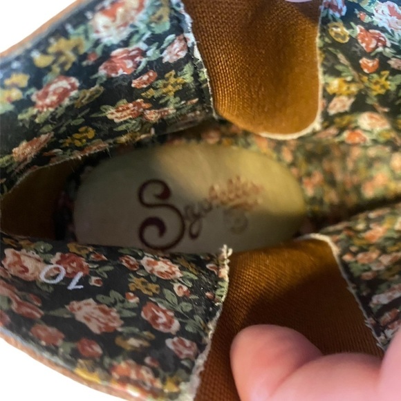 Seychelles Brown Ankle Boots with Suede Finish and Strap Detail Size 10 - Picture 3 of 9